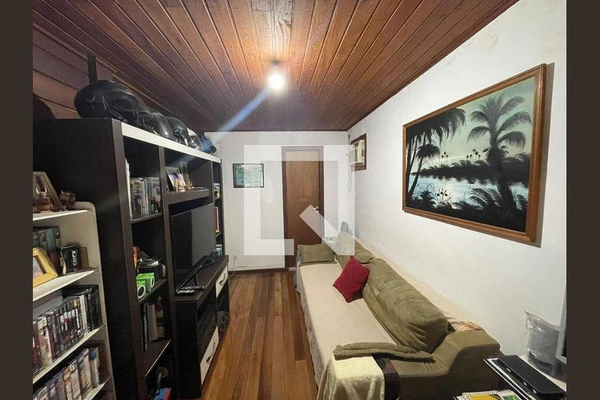 Облаштований будинок 245 м² з 4 спальнями та грилем на балконі — photo 26