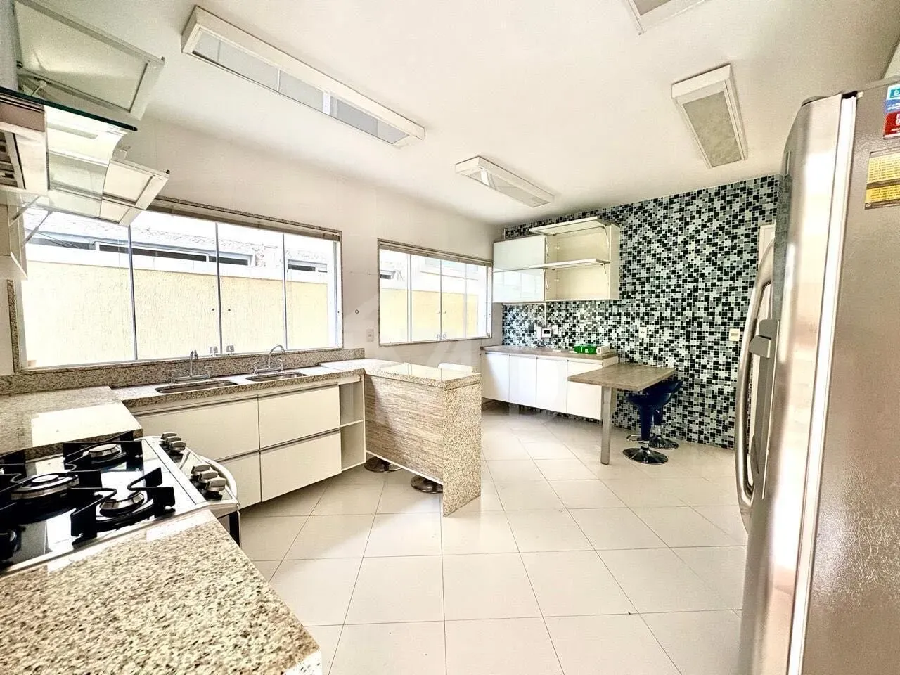 4-bedroom house with a private pool in Rio de Janeiro — photo 18