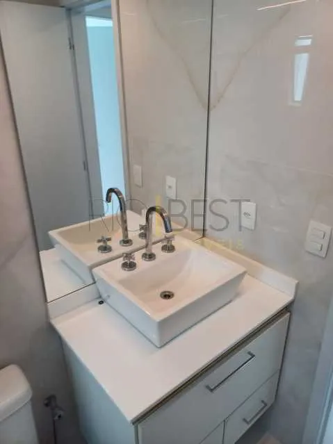 Furnished 3-bedroom apartment with enclosed balcony — photo 25