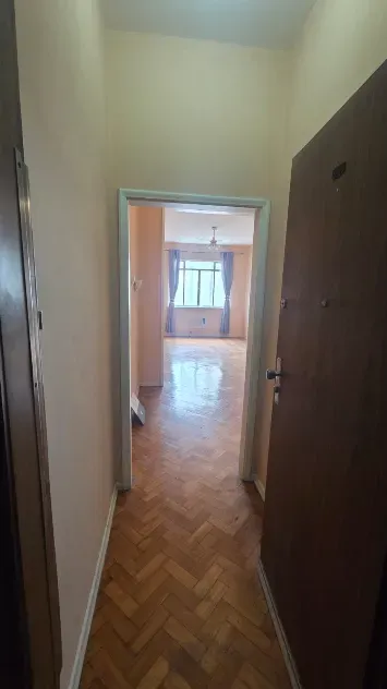 Wood or laminate floors in a 2-bedroom apartment, 90 m² — photo 16