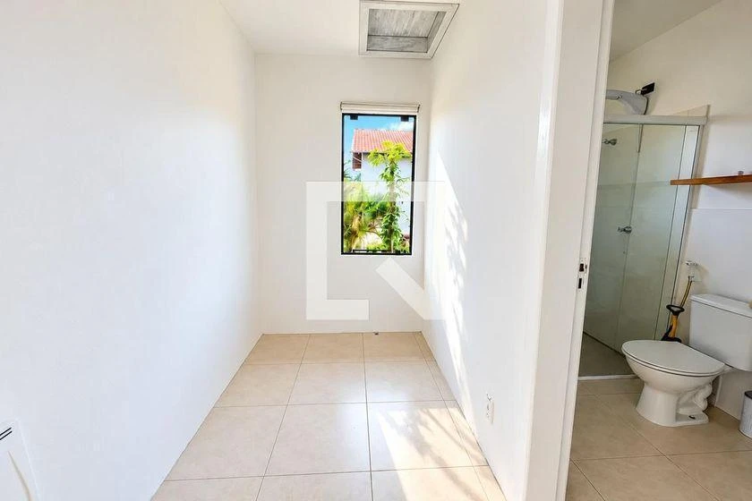 Casa de 2 dormitorios con balcón gourmet en Florianópolis — photo 24