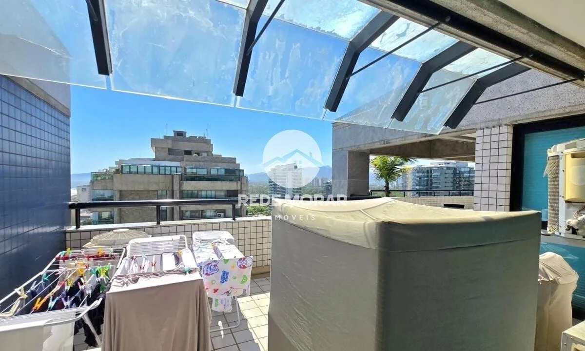 4-bedroom apartment with a water view — photo 14