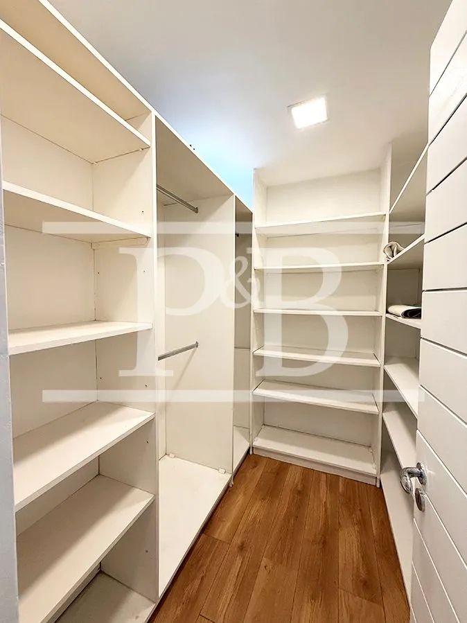 Furnished apartment, 230 m², with a bathtub — photo 34