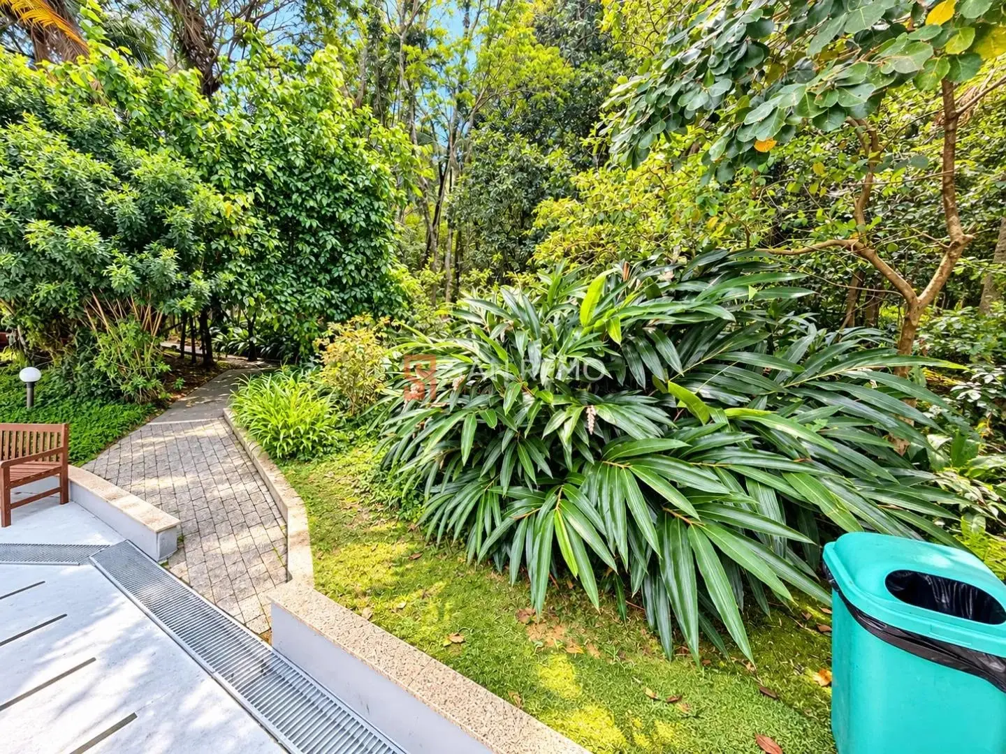 Glass-enclosed balcony in a 3-bedroom apartment, 92 m² — photo 20