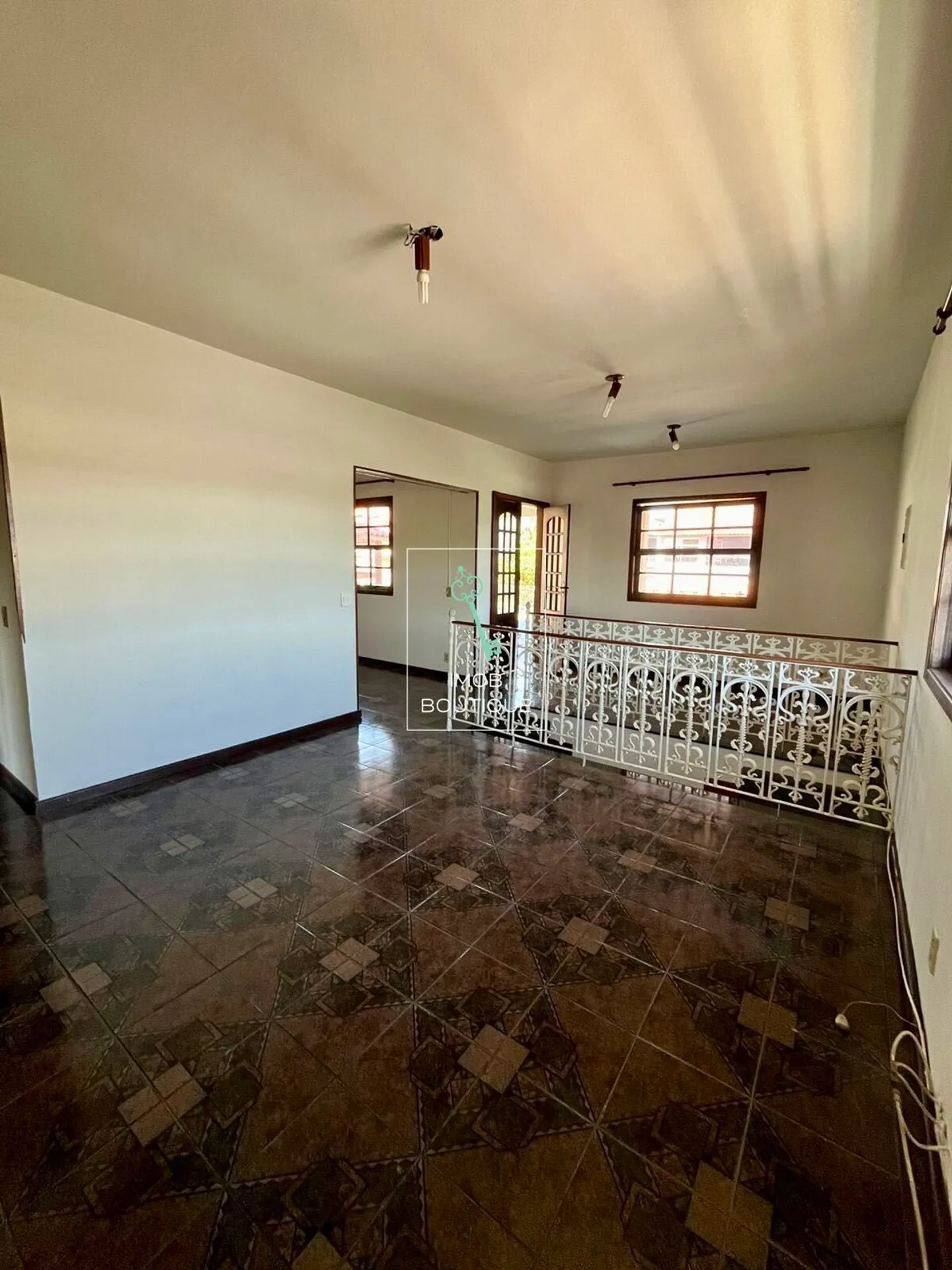 Casa de 5 dormitorios y 321 m² con oficina en casa — photo 37