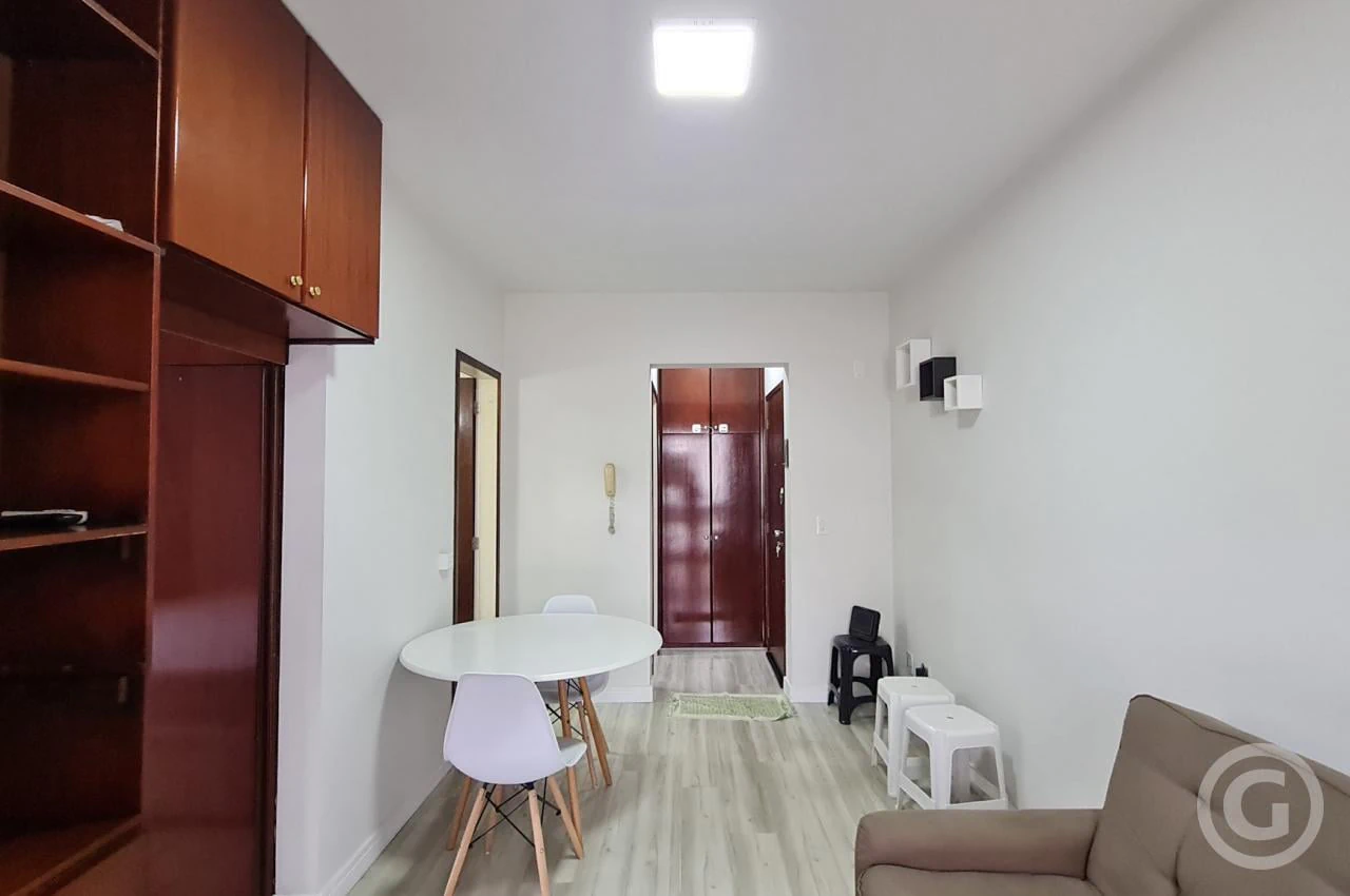 37 m² apartment with 1 bedroom and a glass shower — photo 6
