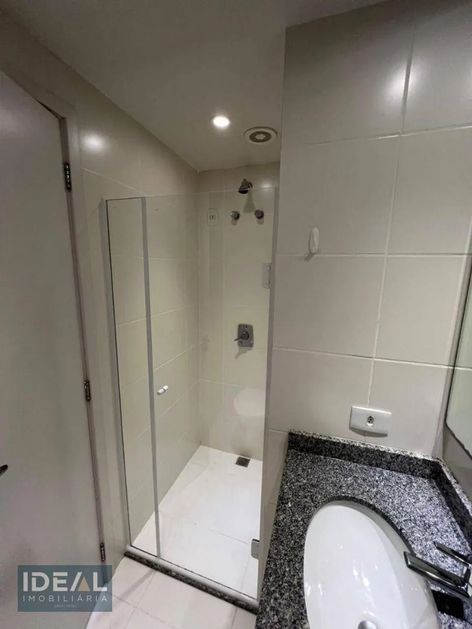 Furnished apartment with 3 bedrooms and 4 bathrooms — photo 12
