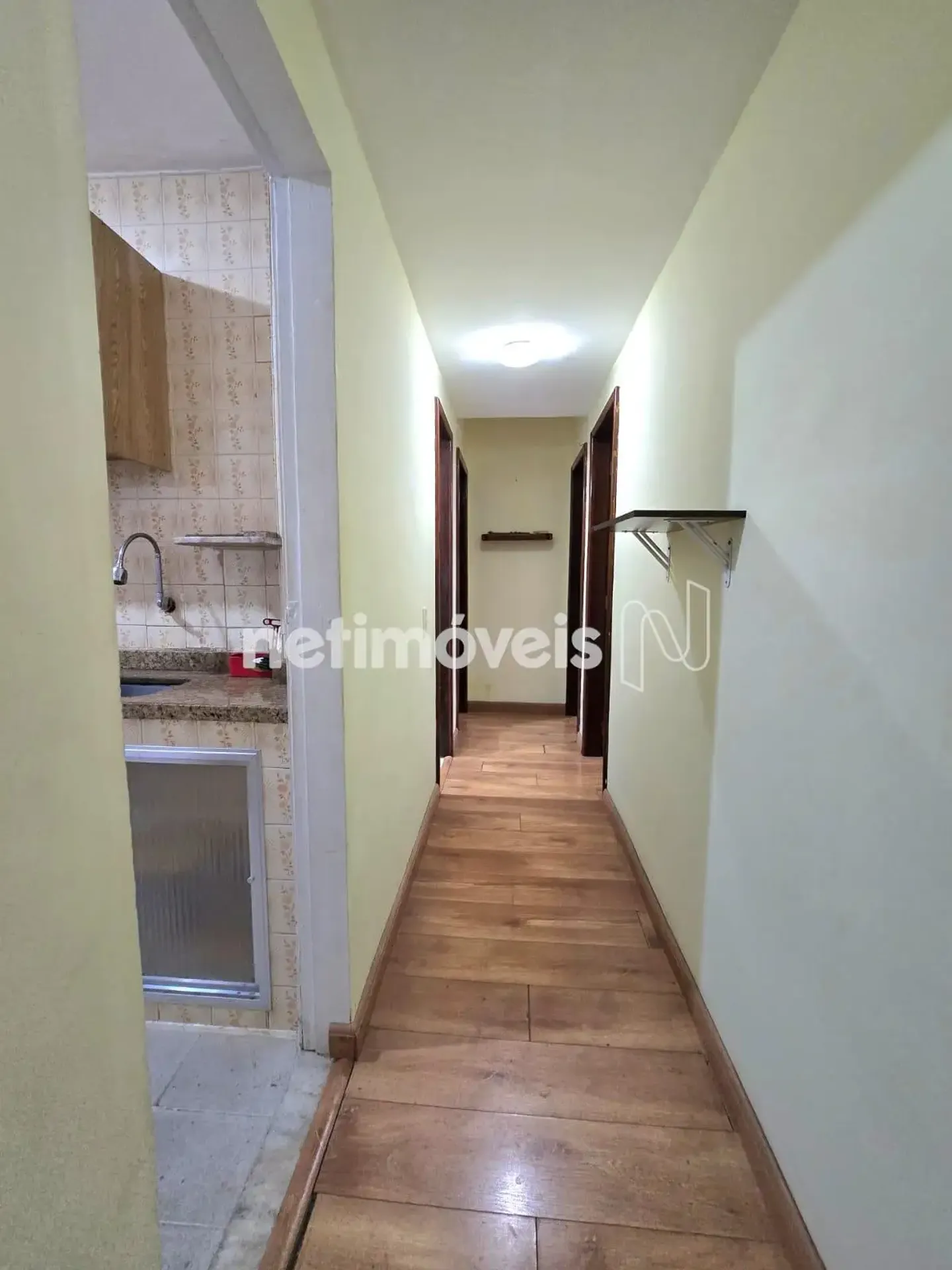 3-bedroom apartment with wood or laminate floors — photo 12