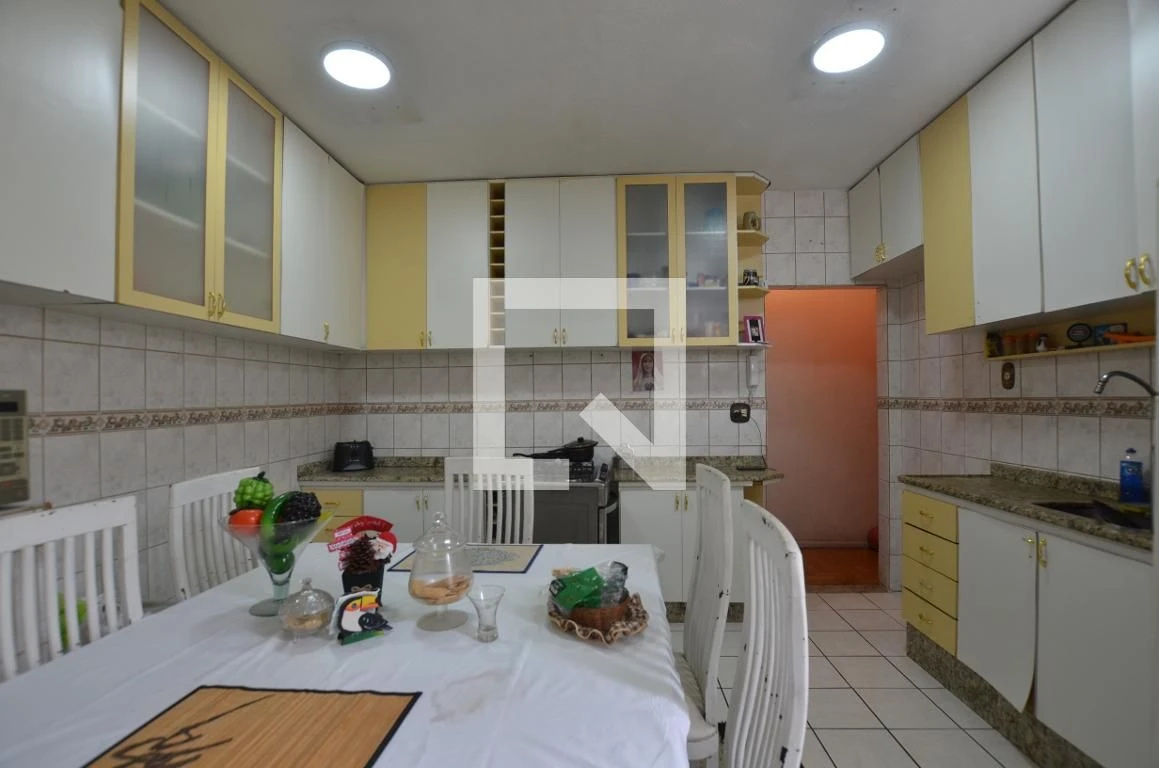Apartamento com 2 quartos e cozinha fechada a gás — photo 9