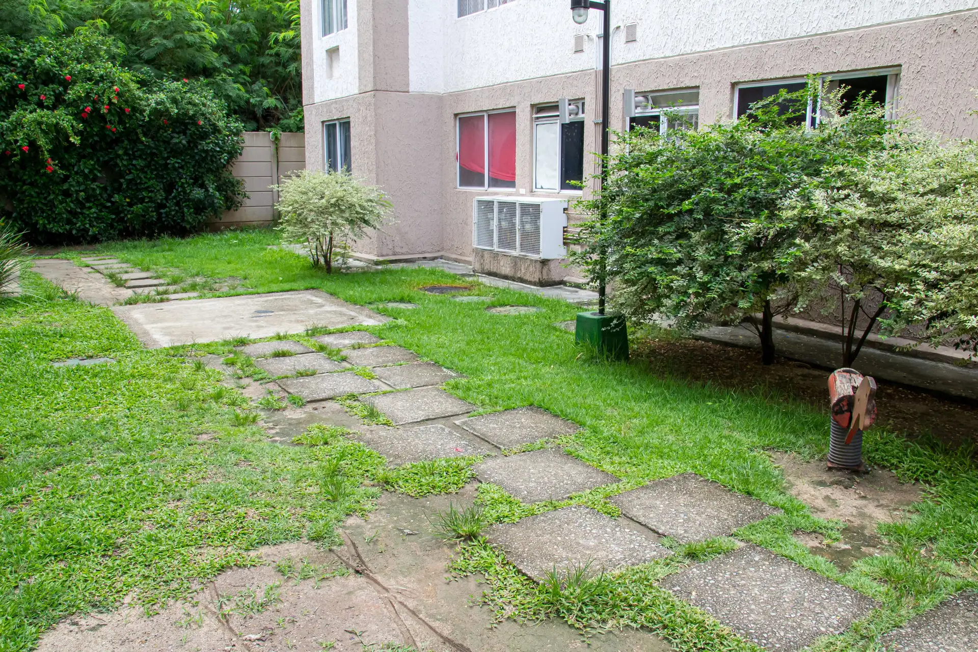 Невиготовлена квартира з 2 спальнями та 1 ванною — photo 71