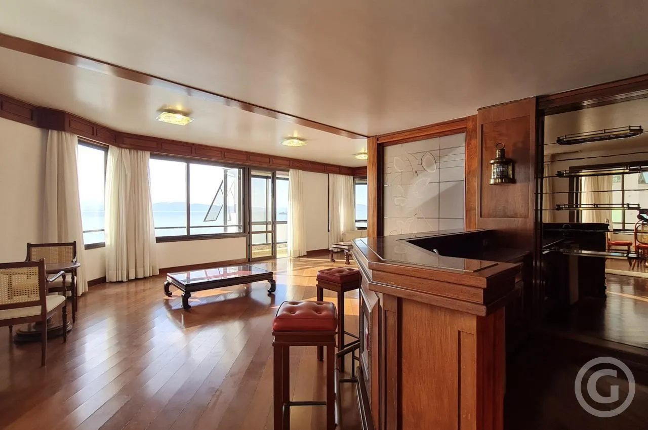 3-bedroom apartment with floor-to-ceiling windows — photo 3