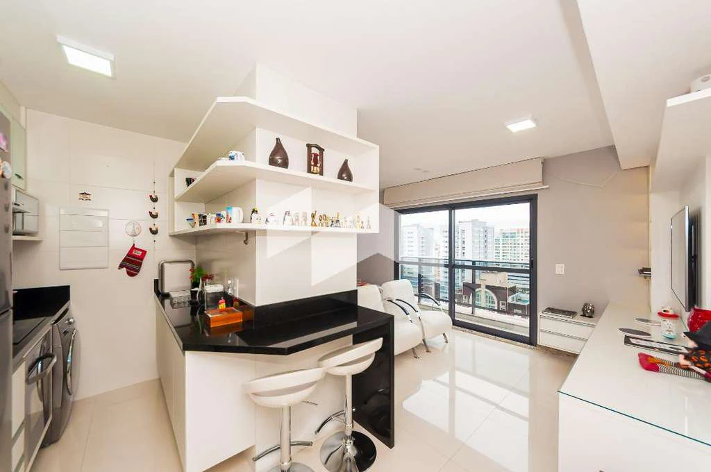 Furnished 34 m² studio with parking and open-plan kitchen — photo 2