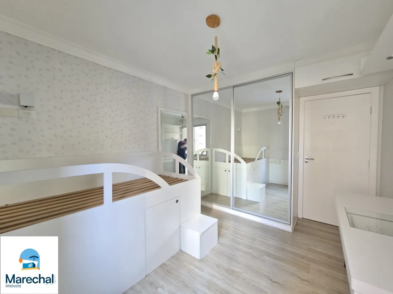 146 m² apartment with 3 bedrooms and 4 bathrooms — photo 12