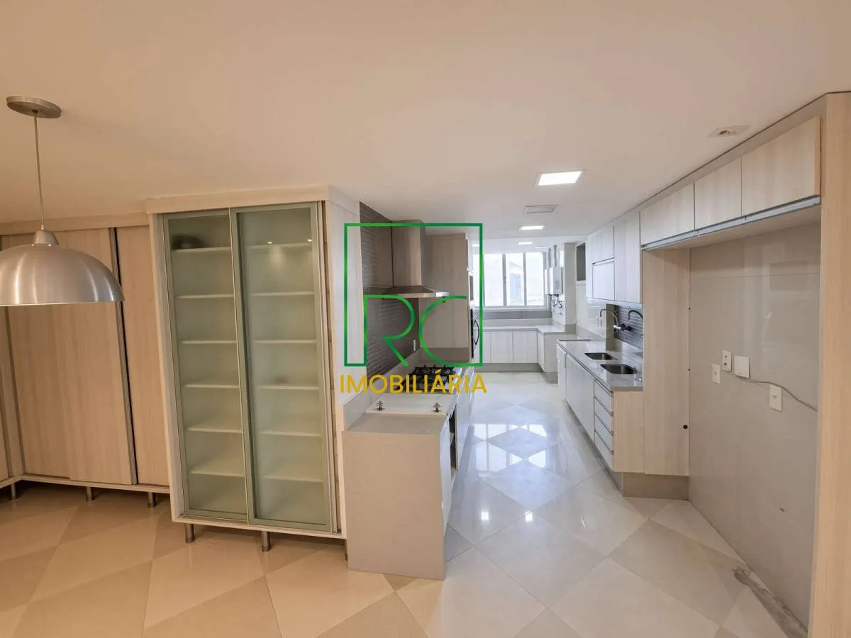 Apartamento de 300 m² com banheira e vista para a água — photo 10