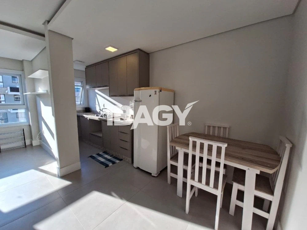 Furnished studio with 1 bedroom, 1 bath and mountain view — photo 2