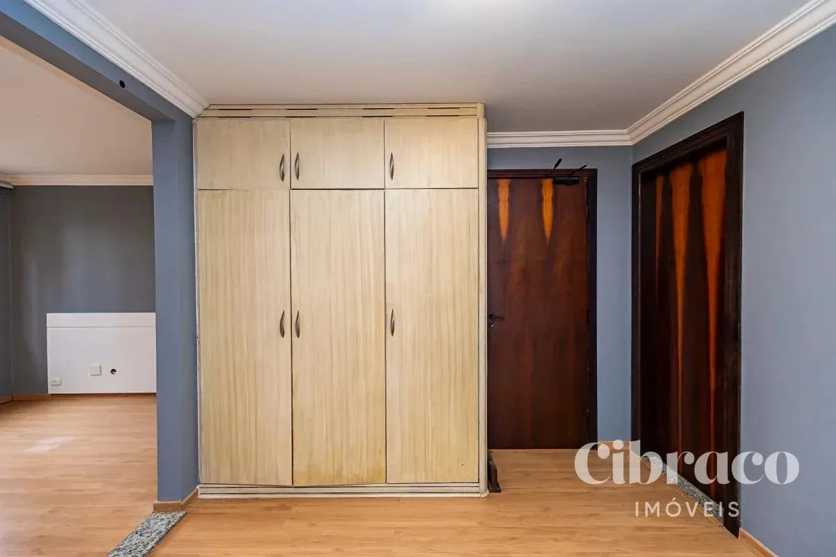 Ванна та 4 спальні: будинок 327 м² — photo 49