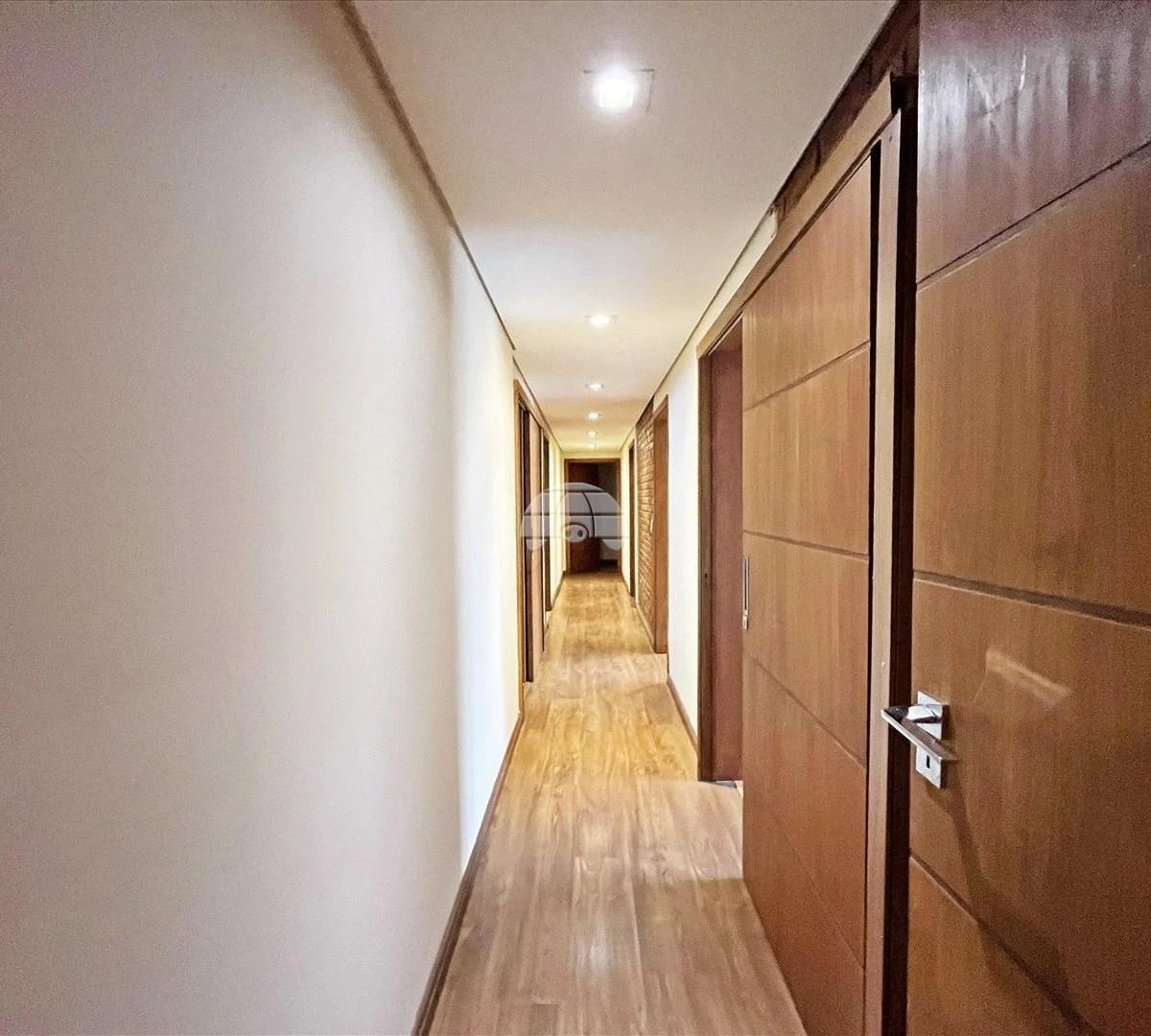 Washing machine in a 5-bedroom house, 280 m² — photo 27
