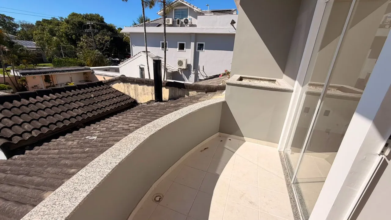 Casa sem mobília com 5 quartos e churrasqueira na varanda — photo 16