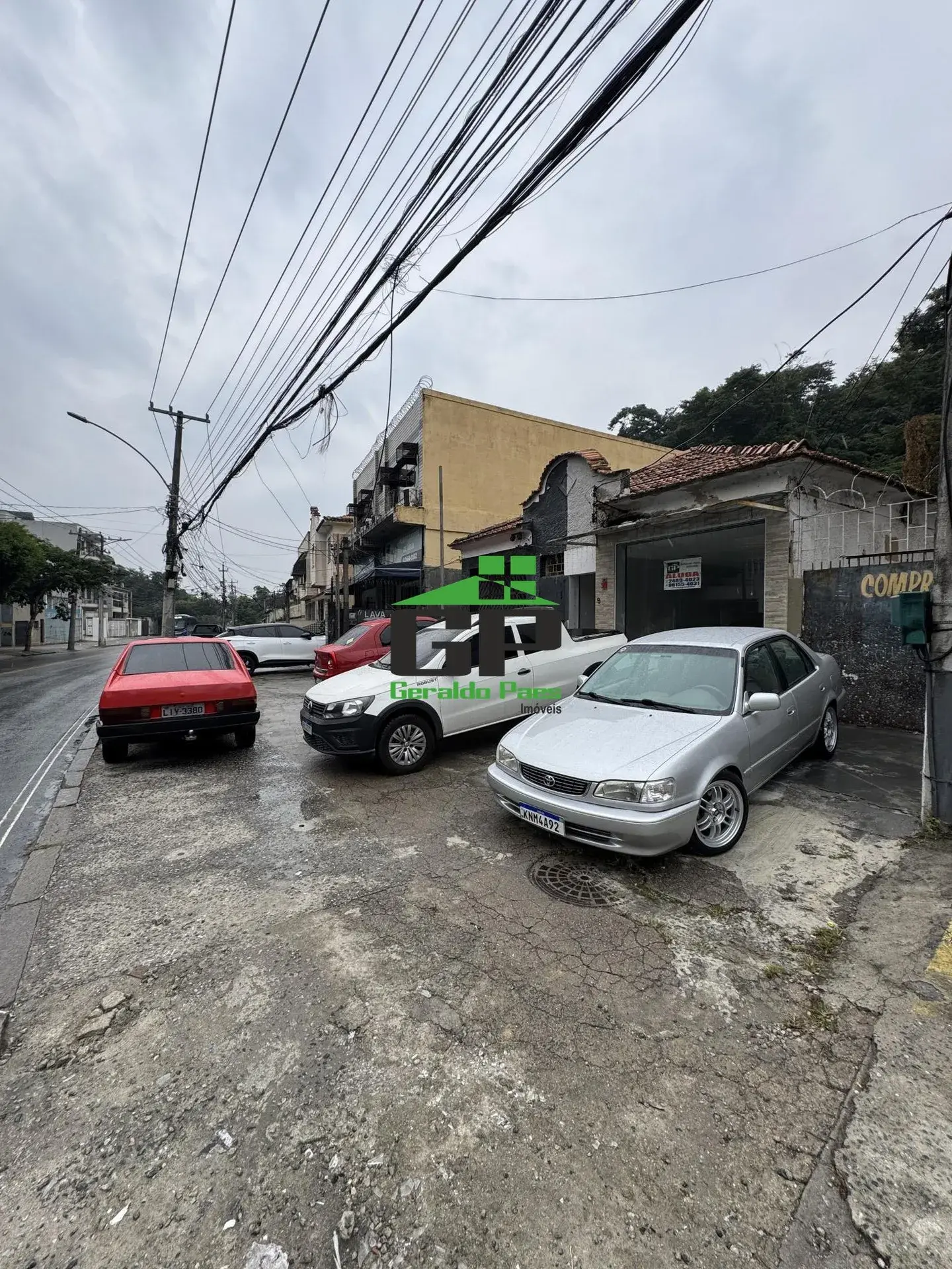 Casa sem mobília com 4 quartos e 2 banheiros — photo 22