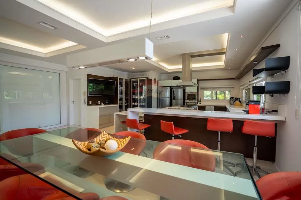 House with 7 en-suite bedrooms and balcony — photo 19