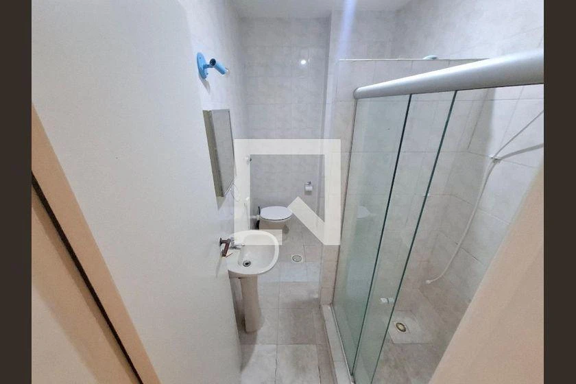Wood or laminate floors in a one-bedroom apartment, 61 m² — photo 12
