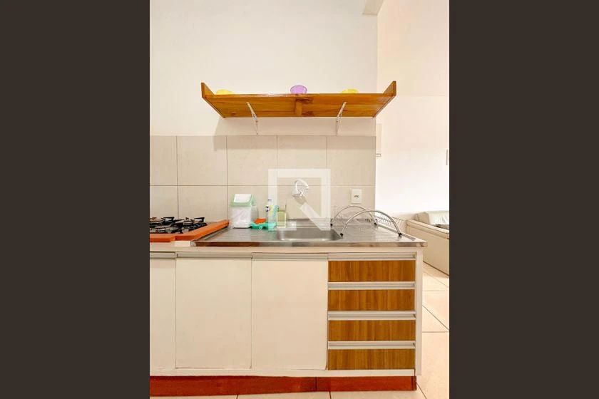 Furnished apartment, 40 m², with floor-to-ceiling windows — photo 18