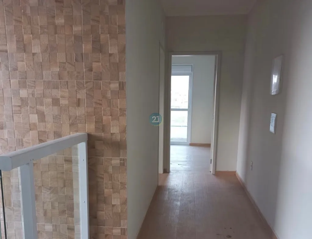 Rental house with 3 bedrooms and a glass balcony — photo 12