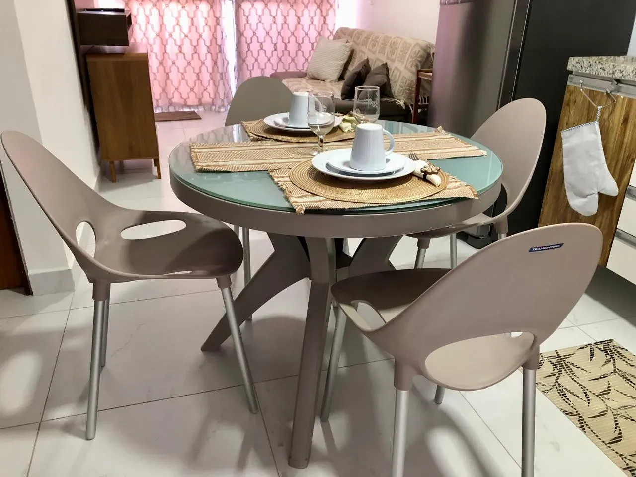Furnished 1-bedroom apartment with private BBQ — photo 12