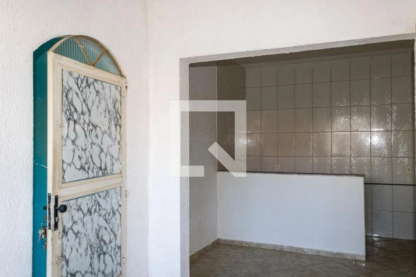 Rental apartment with 1 bedroom and 38 m² — photo 2