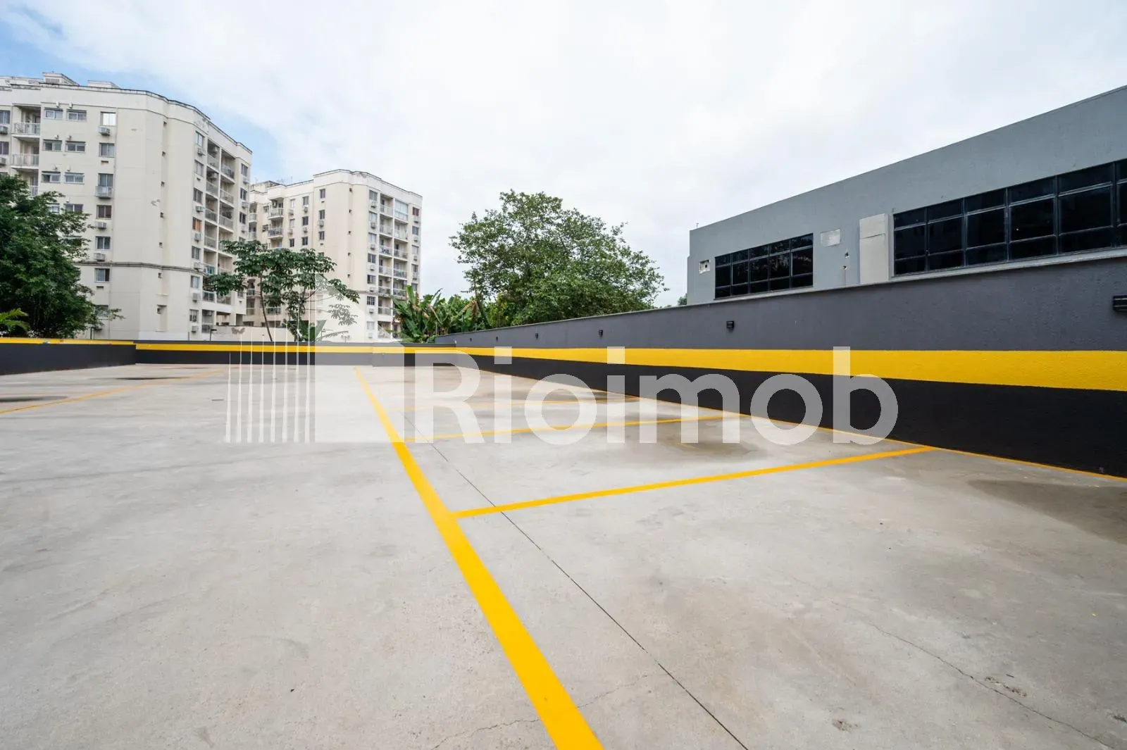 2-bedroom apartment with 1 suite and a balcony — photo 30