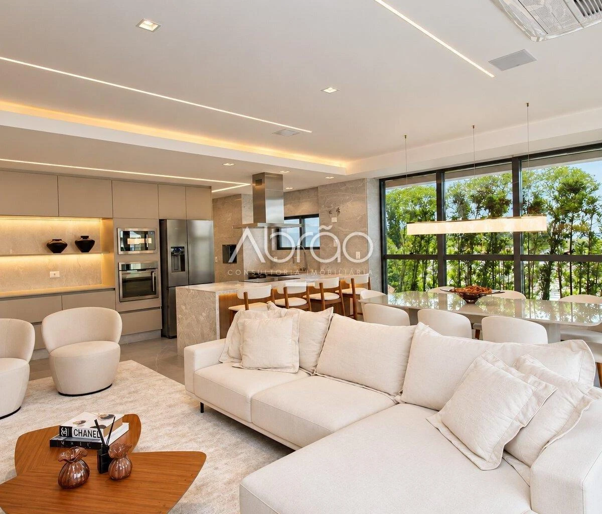 3-bedroom apartment with floor-to-ceiling windows