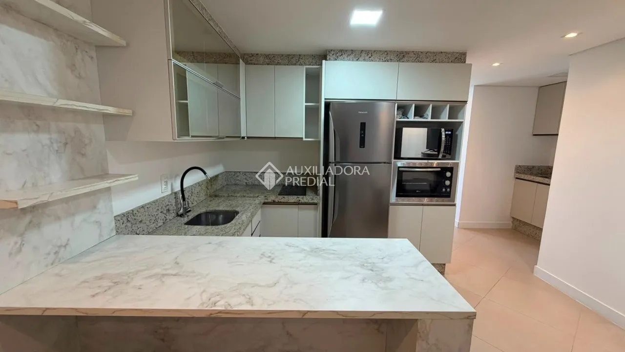 Furnished 1-bedroom apartment with 1 bathroom — photo 18