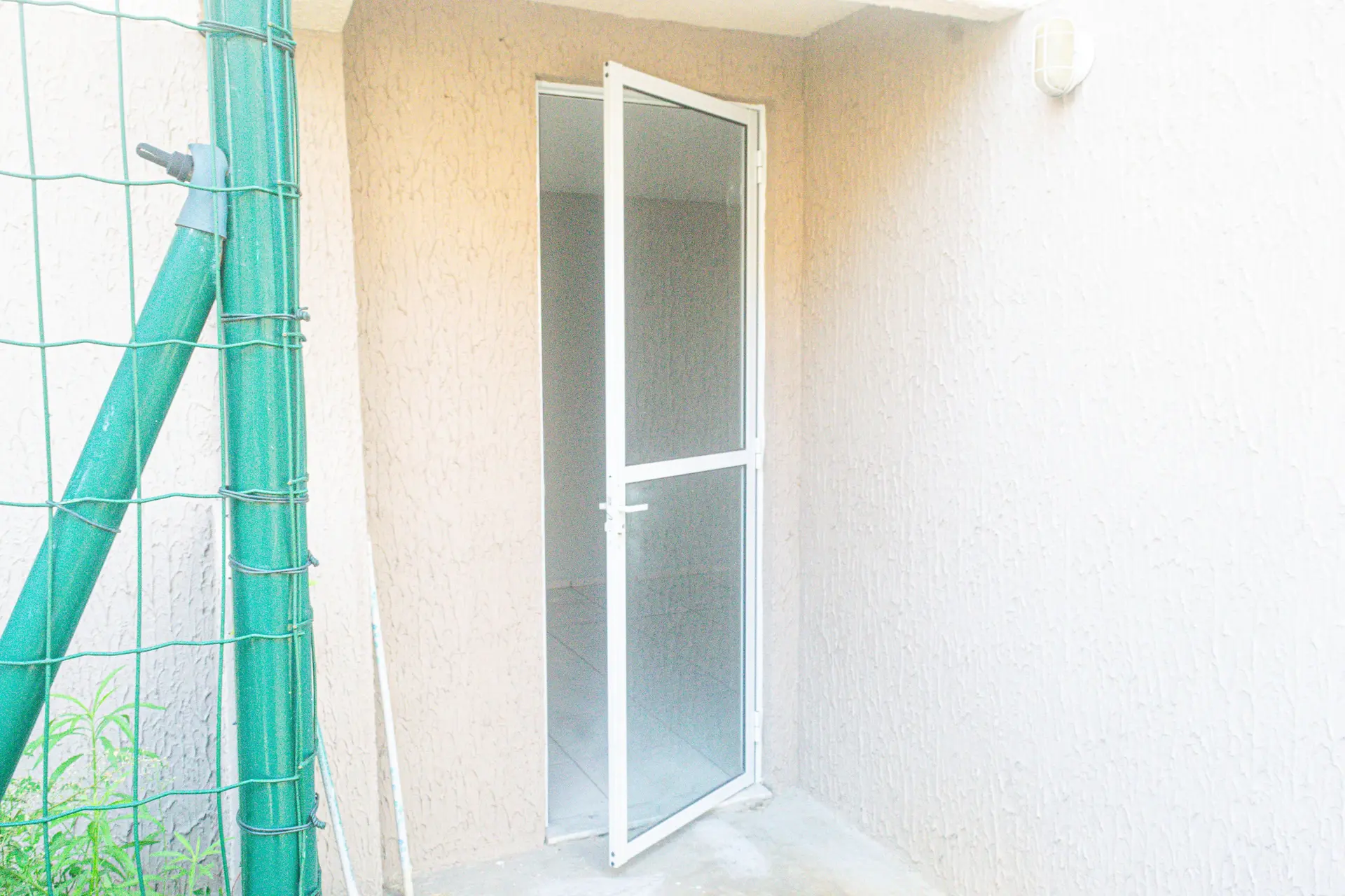 Apartment with 2 bedrooms and a private garden — photo 10