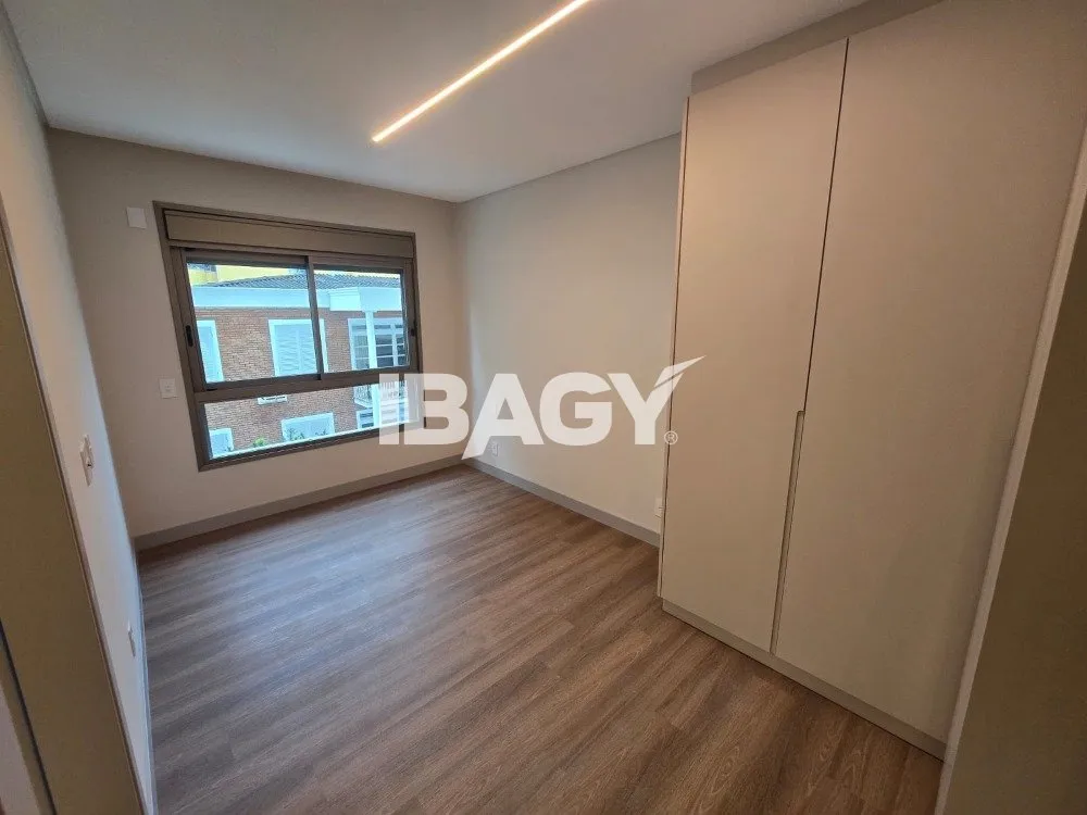 Apartment, 199 m², with a grill on the balcony — photo 24