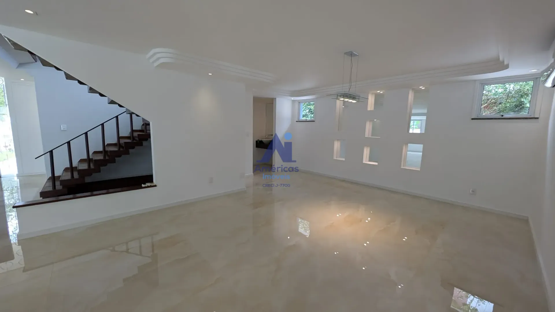4-bedroom house with a grill on the balcony — photo 12