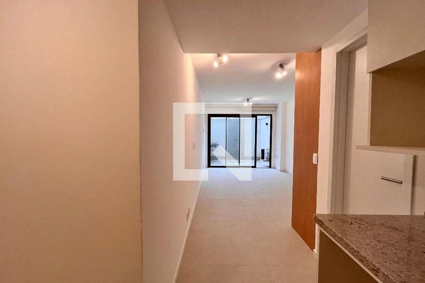 1-bedroom unfurnished apartment with enclosed balcony — photo 18