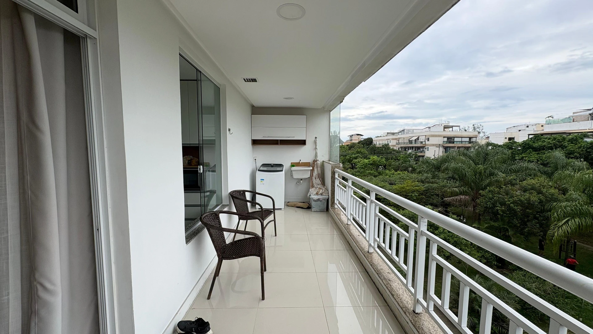 Furnished apartment, 114 m², with a jacuzzi — photo 23
