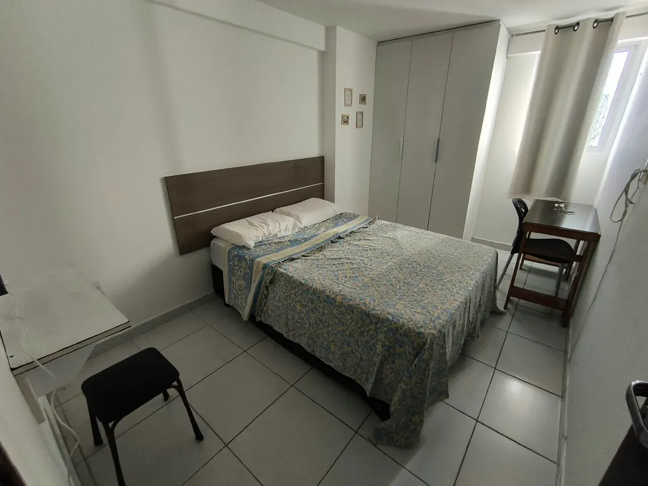 One-bedroom apartment in a building with a pool — photo 6