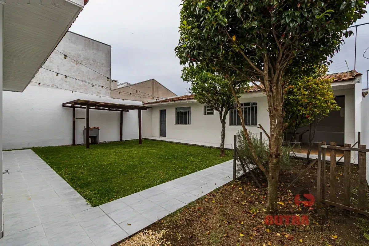Casa, 215 m², com piso de madeira ou laminado — photo 29