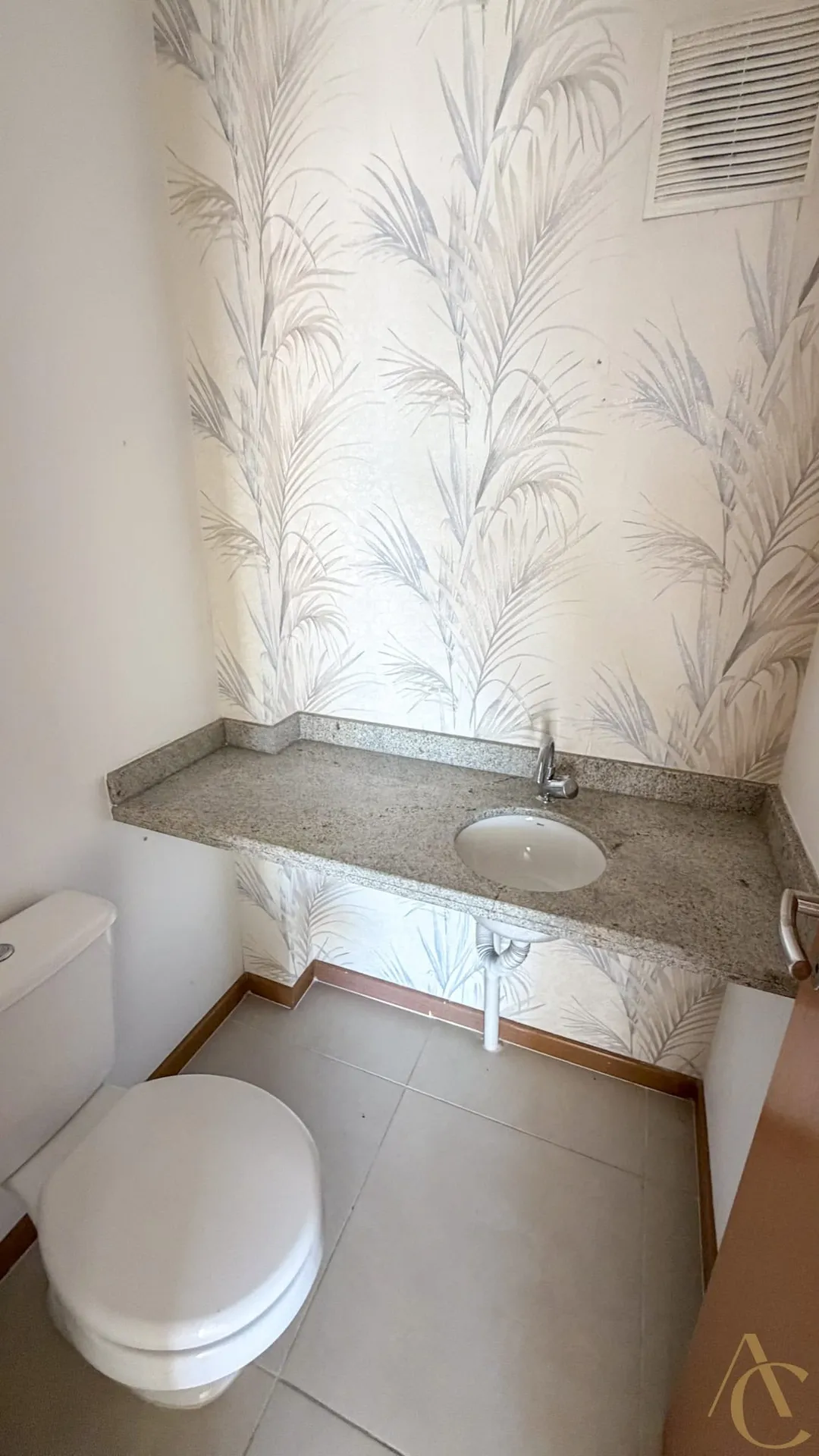 Furnished apartment with 3 en-suite bedrooms — photo 29