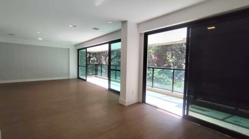165 m² apartment with 3 bedrooms and 5 bathrooms — photo 15