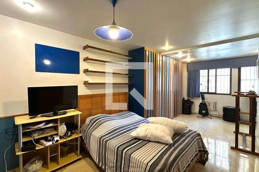 Duplex apartment with 3 en-suite bedrooms and laundry — photo 14