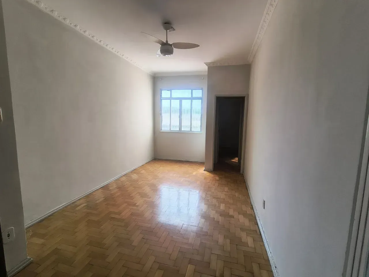 2-bedroom apartment with a parking space
