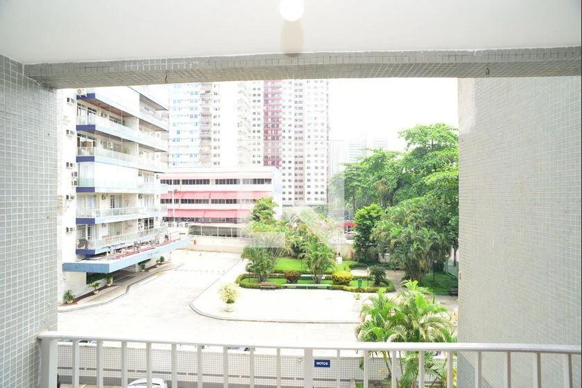 3-bedroom apartment in a building with a gym — photo 6
