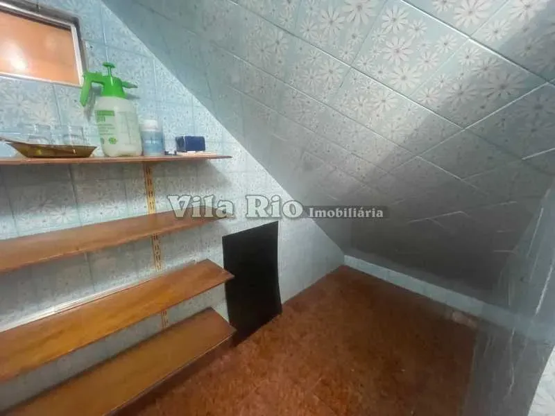 Apartamento sem mobília com 3 quartos e banheiro com box de vidro — photo 21