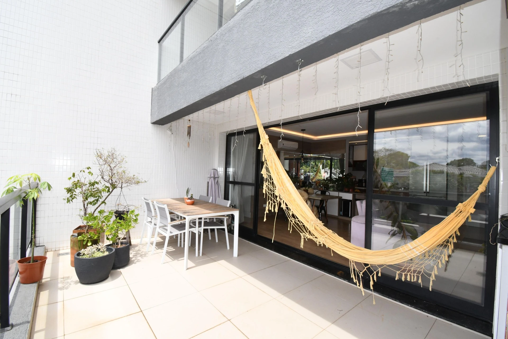 3-bedroom apartment in a building with a gym — photo 42