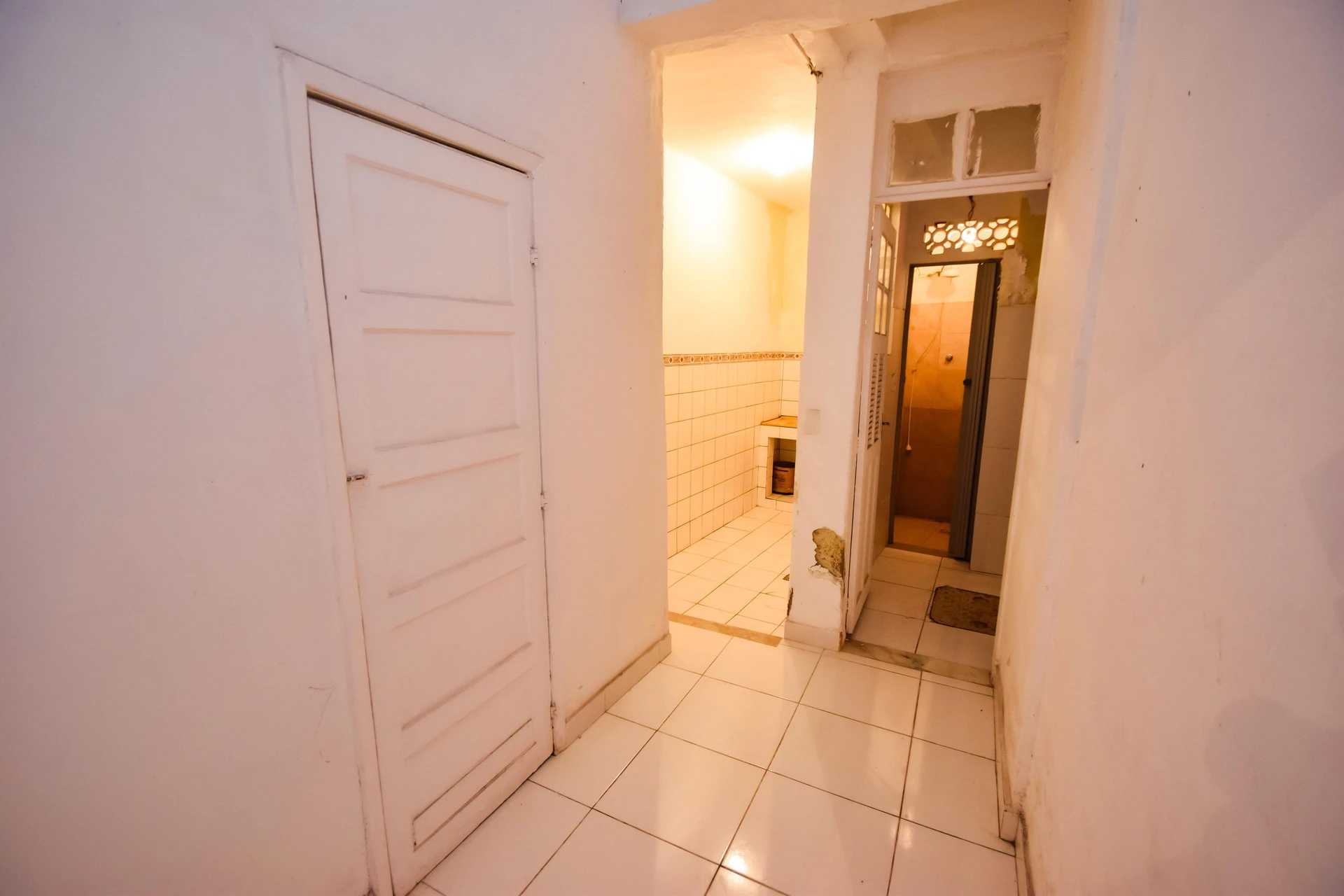 Unfurnished studio with no parking and 1 bedroom — photo 23