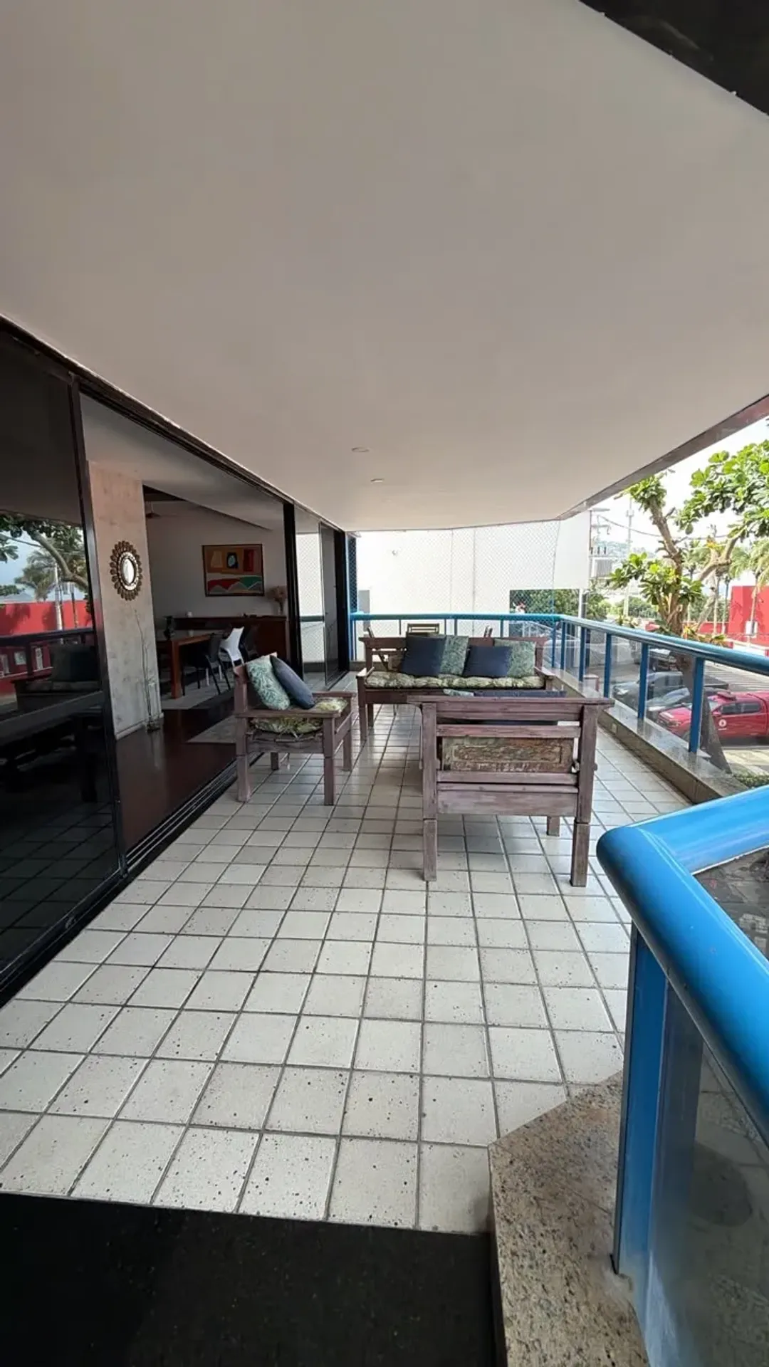 Furnished apartment with 4 bedrooms and open-plan kitchen — photo 41