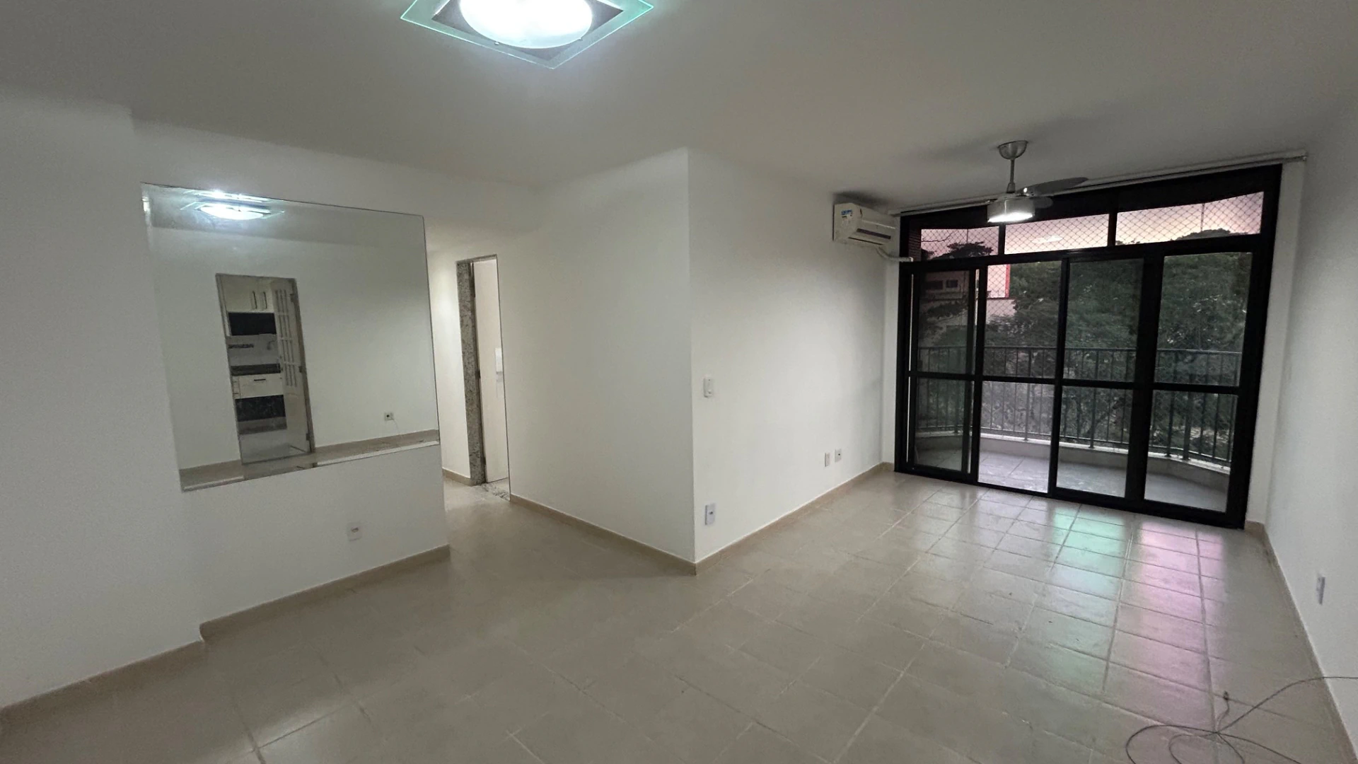 Apartamento de 3 quartos com piso de cerâmica e 2 banheiros — photo 19