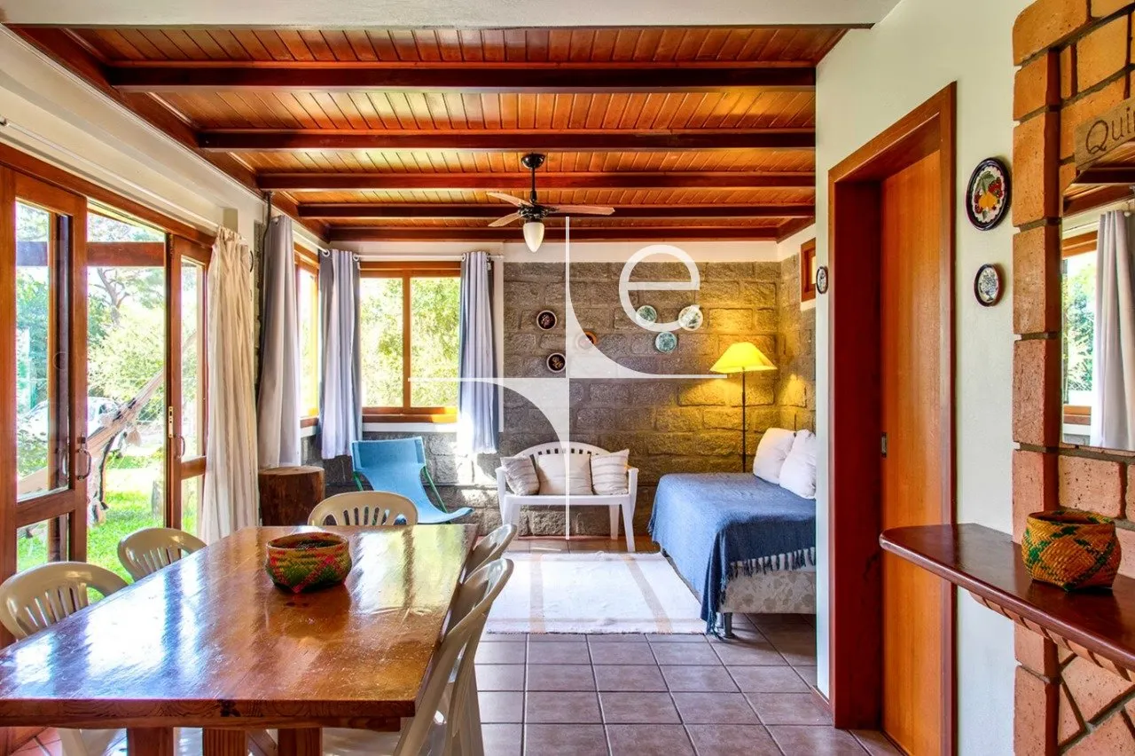 Furnished house with 3 bedrooms and 400 m²
